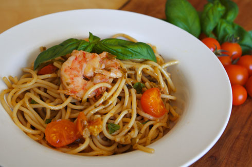 A Fond Farewell to Summer: Spicy Garlic Pasta with Shrimp and Heirloom Cherry Tomatoes Recipe
